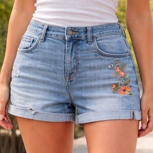 Old Navy Boyfriend Denim Shorts w/ Floral Embroidery – Light Wash
